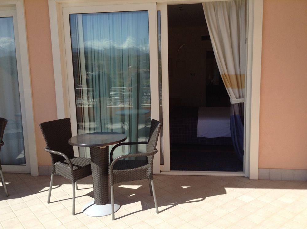 Hilton Portorosa Sicily Hotel Furnari Exterior foto